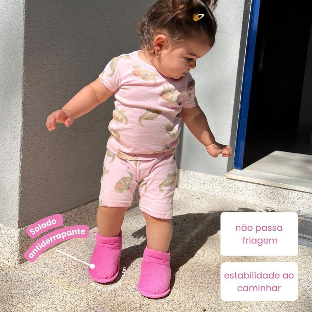 Pantufa Meninas e Meninos Sapatinho Botinha Infantil em Pele Quentinha Antiderrapante Bebê